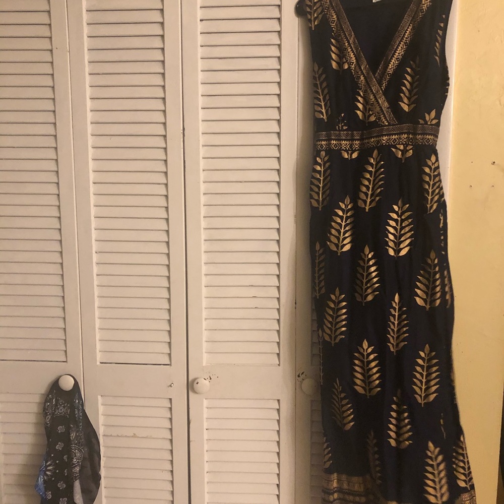 Dress - Picture 8 of 8